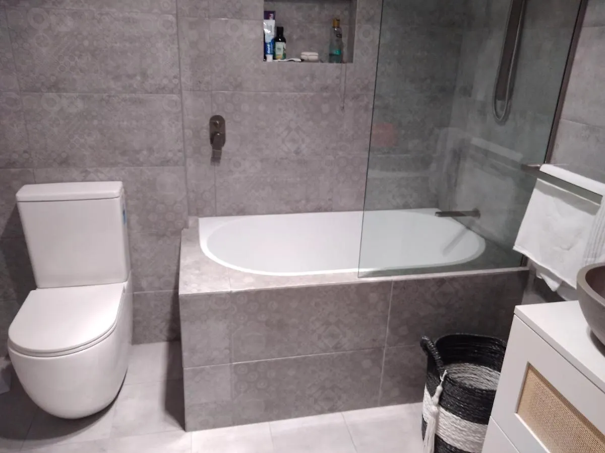 Peaceful, Convenient And Luxurious Apartment Phillip Australia