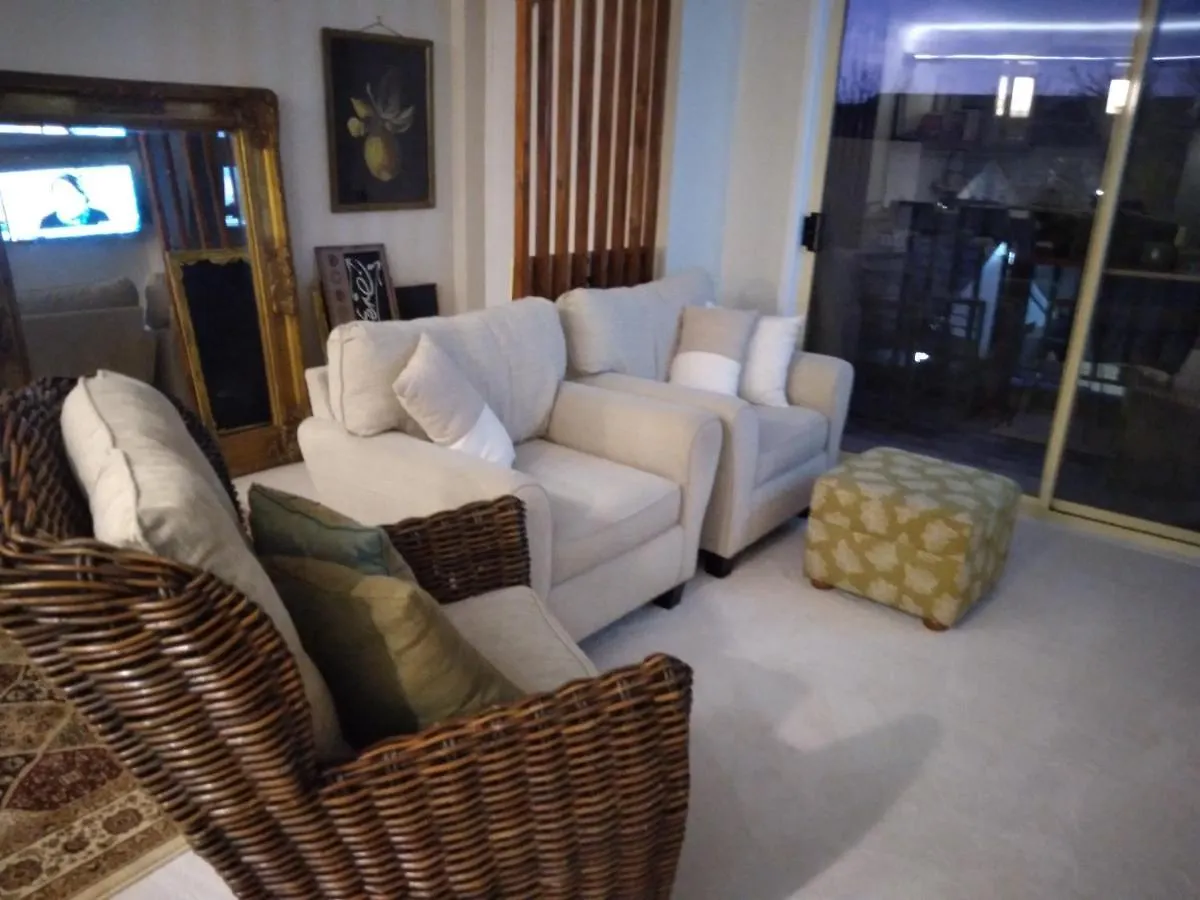 Peaceful, Convenient And Luxurious Apartment Phillip