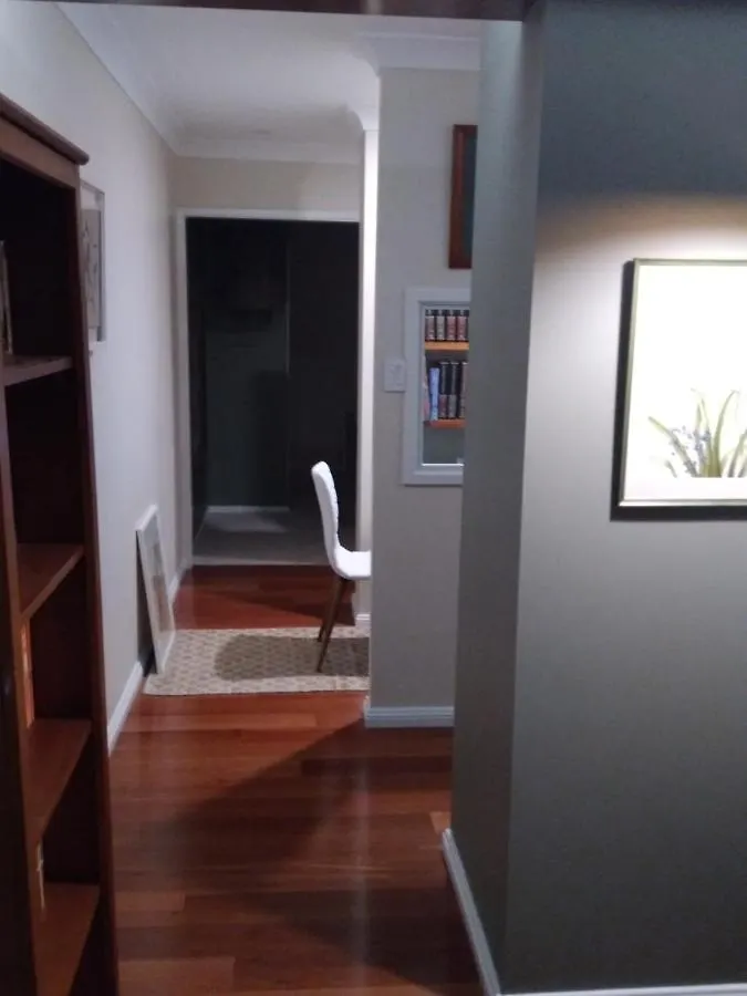 Peaceful, Convenient And Luxurious Apartment Phillip