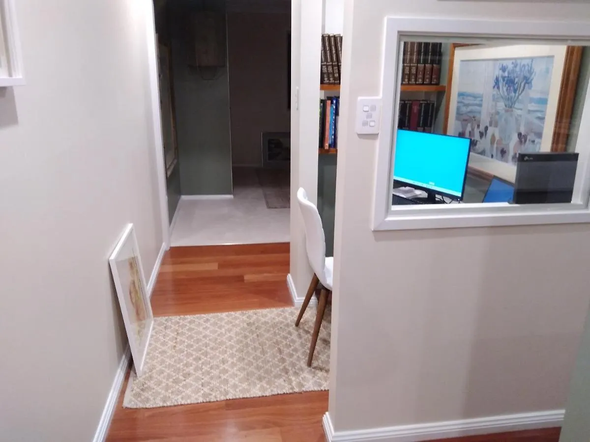 Peaceful, Convenient And Luxurious Apartment Phillip